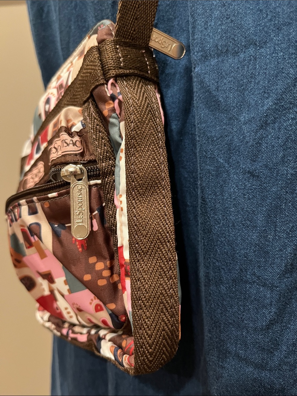 Lesportsac Brown Multi Village Print Messenger Crossbody - Picture 7 of 7